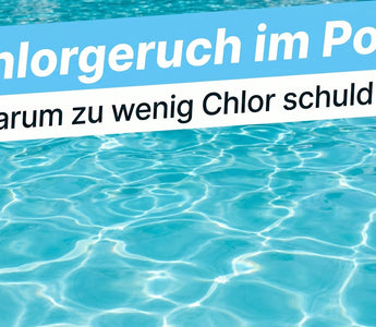 Klares, blaues Poolwasser in der Sonne – Ratgeber zu Chlorgeruch im Pool und richtiger Chlorung