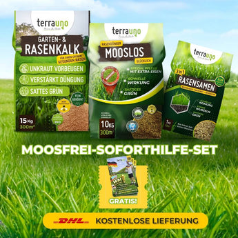 Drei Tüten des TerraUno Moosfrei Soforthilfe Sets liegen auf einer Wiese, darunter ein Geschenk und ein DHL Kostenlose Lieferung-Banner.