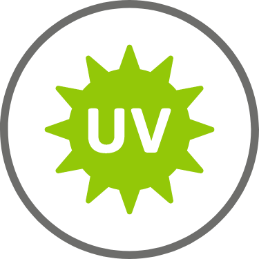 Ein grünes Sonnensymbol mit den Buchstaben UV in Weiß in der Mitte, umgeben von einem grauen Kreis, der ultraviolettes Licht oder UV-Schutz symbolisiert.