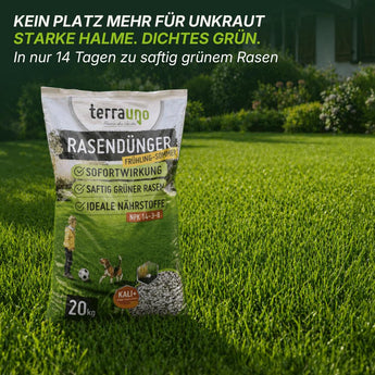 Ein Sack TerraUno Sommerset mit Unkrautvernichter 20 kg liegt auf einem saftig grünen Rasen. Der Text hebt die schnelle Wirkung, das dichte Wachstum und die Unkrautbekämpfung hervor. Auf dem Sack steht, dass es für den Einsatz im Frühjahr und Sommer gedacht ist.