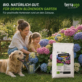 BIO-Dünger Blütenzauber für blühende Hortensien im Familiengarten – natürlich und tierfreundlich
