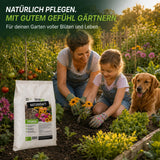 Natürlich gärtnern mit TerraUno Bio Hornspänen – Familie im Garten mit Hund